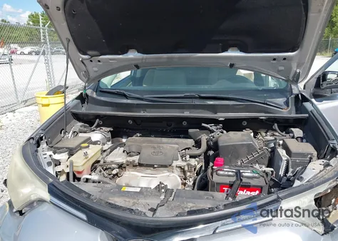 2016 Toyota Rav4 Xle z USA, uszkodzony, nr VIN 2T3WFREV1GW301836